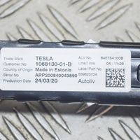 Tesla Model 3 Silniczek regulacji pasów bezpieczeństwa 106813001B