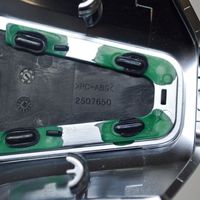 Tesla Model X Polttoainesäiliön korkin suoja 2507650