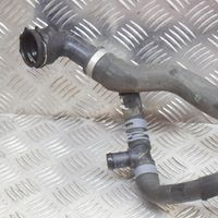 Audi A5 Tuyau de liquide de refroidissement moteur 8W0121030K