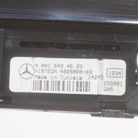 Mercedes-Benz E A207 Parkavimo (PDC) daviklių ekranas/ displėjus 402990003
