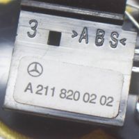 Mercedes-Benz E A207 Takaoven kaiutin A2118200202