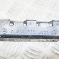 Mercedes-Benz E A207 Staffa di rinforzo montaggio del paraurti posteriore A2078850821
