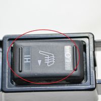 Nissan Leaf I (ZE0) Interrupteur de siège chauffant 689TC3NA0A