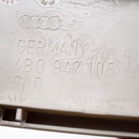 Audi A8 S8 D2 4D Priekinių vietų apšvietimo žibintas 4B0947105