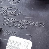Ford Mustang VI Rivestimento del vano portaoggetti del cruscotto GR3B63044B78AC