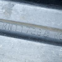 Mitsubishi Pajero Rivestimento della portiera anteriore (modanatura) MN117288