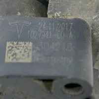 Tesla Model X Czujnik poziomowania świateł osi przedniej 102794100A