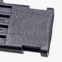 Audi A8 S8 D3 4E Antenne intérieure accès confort 5WK45014