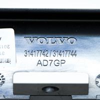 Volvo XC60 Kojelaudan tuuletussuuttimen suojalista 31477275