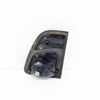 Toyota Land Cruiser (J100) Lampy tylnej klapy bagażnika 