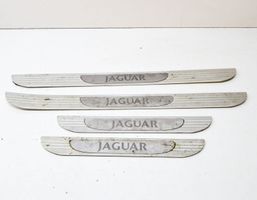 Jaguar S-Type Garniture de protection de seuil intérieur XR835413208BD