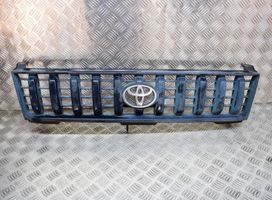 Toyota Land Cruiser (HDJ90) Grotelės priekinės 5310060040