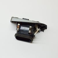 BMW 1 F20 F21 Kojelaudan tuuletussuuttimen suojalista 9205356