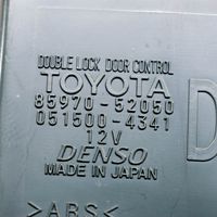 Toyota Yaris Oven keskuslukituksen ohjausyksikön moduuli 0515004341