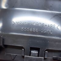 Toyota Yaris Dysze / Kratki nawiewu deski rozdzielczej 5556862280