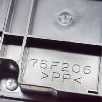 Toyota Yaris Przełącznik / Włącznik nawiewu dmuchawy 75F206