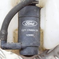 Ford Mondeo Mk III Zbiornik płynu spryskiwaczy lamp 1S7117618AB