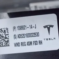 Tesla Model 3 Elektryczny podnośnik szyby drzwi przednich 109662114J