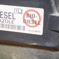 Volkswagen Touareg II Volet de trappe réservoir de carburant 1K0010497C