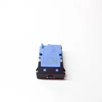 BMW 7 G11 G12 USB socket connector 8711939