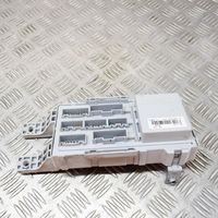 Hyundai Santa Fe Boîte à fusibles relais B40C102R0