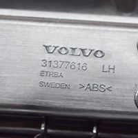 Volvo S90, V90 B-pilarin verhoilu (yläosa) 31377616