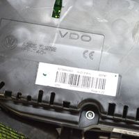 Audi Q3 8U Geschwindigkeitsmesser Cockpit 8U0920980J