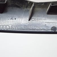 Audi A5 Listwa pod lampę tylną 8W6945256B