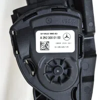 Mercedes-Benz GLE (W166 - C292) Gaspedal A2923000100