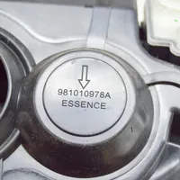 Peugeot 3008 II Volet de trappe réservoir de carburant 981010968A