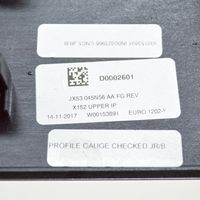 Jaguar F-Type Kojelaudan hansikaslokeron lista JX53045N56AA