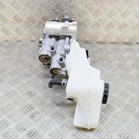 Toyota Prius (XW50) Master brake cylinder 4721047D40