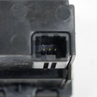 Honda CR-V Connecteur/prise USB M68558