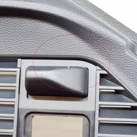 Audi Q2 - Revestimiento lateral del maletero/compartimento de carga 81A863880