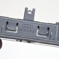 Audi Q2 - Rekisterikilven valo 8W6943021A