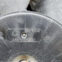 Ford Fiesta Jäähdyttimen jäähdytinpuhaltimen suojus M161411E