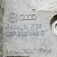 Volkswagen Golf V Generaattorin/laturin kiinnike 06F903143E