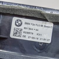 BMW 2 F22 F23 Kojelaudan tuuletussuuttimen suojalista 9317944