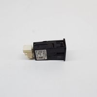 Mercedes-Benz Sprinter W907 W910 Connettore plug in USB A2478204102