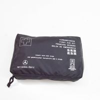 Mercedes-Benz B W247 Trousse de premiers secours A1698600150