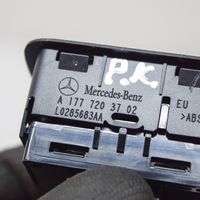 Mercedes-Benz B W247 Botón interruptor de maletero abierto A1777203702