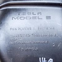 Tesla Model 3 Część rury dolotu powietrza 108338900E