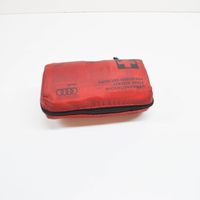 Audi A3 S3 8V Trousse de premiers secours 8F0860282D