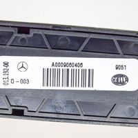 Mercedes-Benz GLE W167 Priekinių vietų apšvietimo žibintas A0009060406