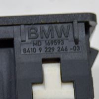 BMW 3 F30 F35 F31 AUX-pistokeliitin 9229246