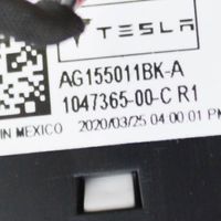 Tesla Model X Etuistuimen valo 104736500C