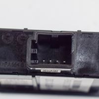 Maserati Levante USB-pistokeliitin 68322329AB