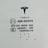 Tesla Model S Szyba drzwi przednich 43R001074