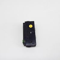 Skoda Kamiq Enchufe conector USB 657035736