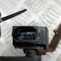 BMW 4 F32 F33 Aizmugurē balstiekārtas augstuma sensors 6860843